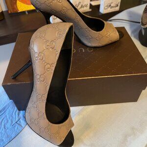 GUCCI Open toe pumps